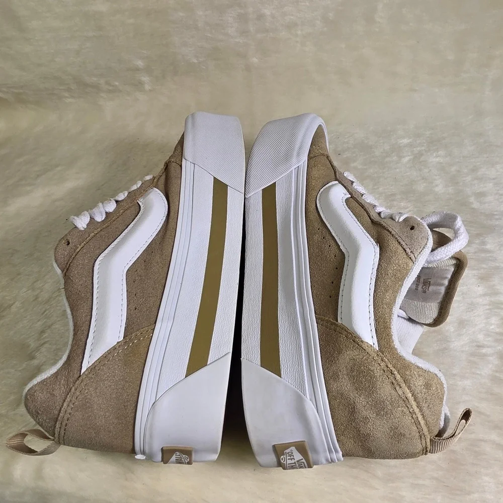 Vans knu stack